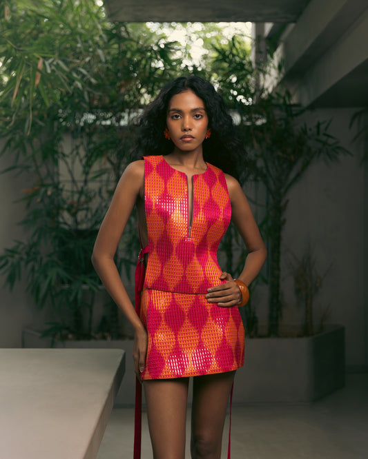 Woven Bib